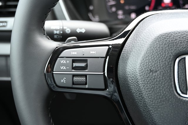 Vehicle image 27 of 34