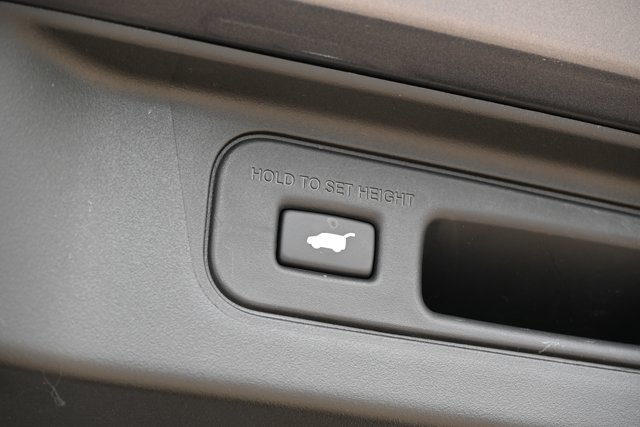 Vehicle image 22 of 34