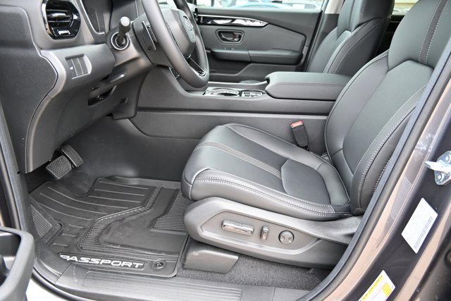 Vehicle image 13 of 34