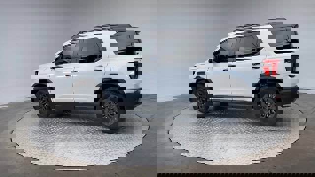 Vehicle image 10 of 29