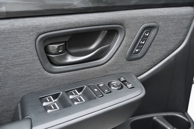 Vehicle image 23 of 38