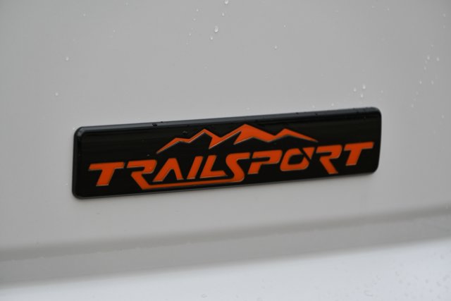 Vehicle image 33 of 38