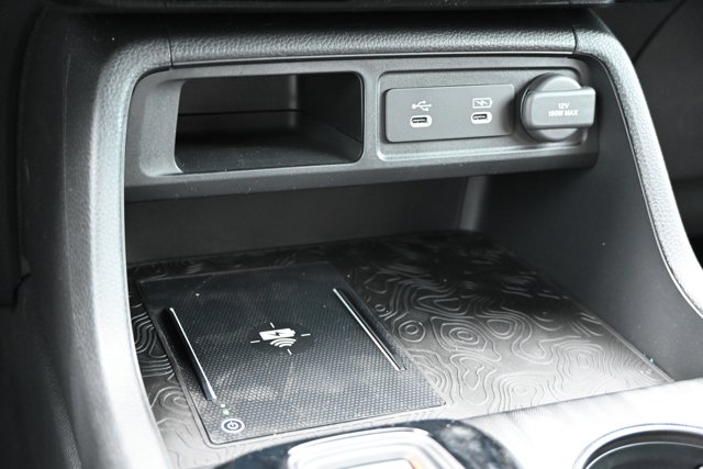 Vehicle image 22 of 38