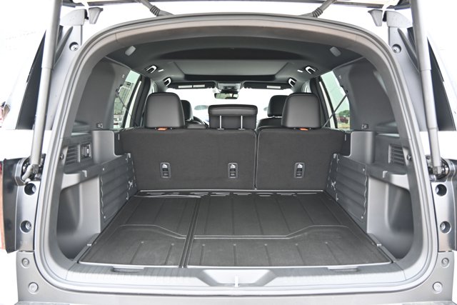 Vehicle image 10 of 38