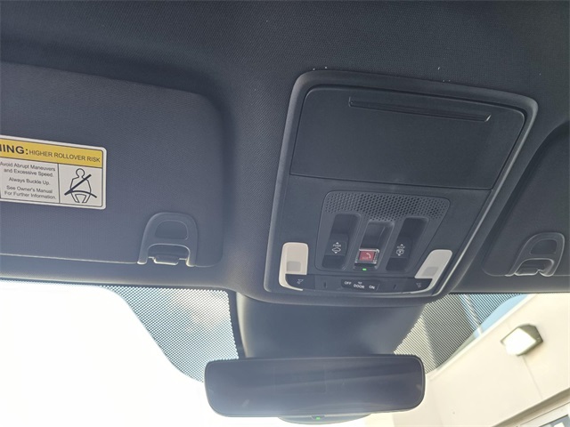 Vehicle image 21 of 25