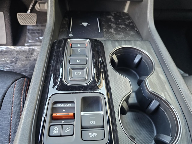 Vehicle image 17 of 25