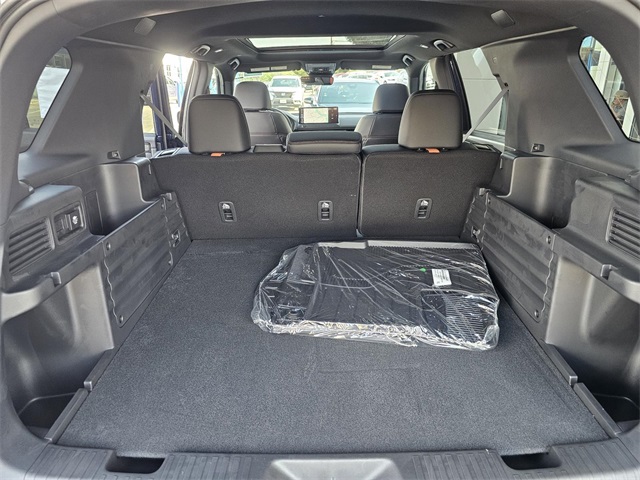 Vehicle image 7 of 25