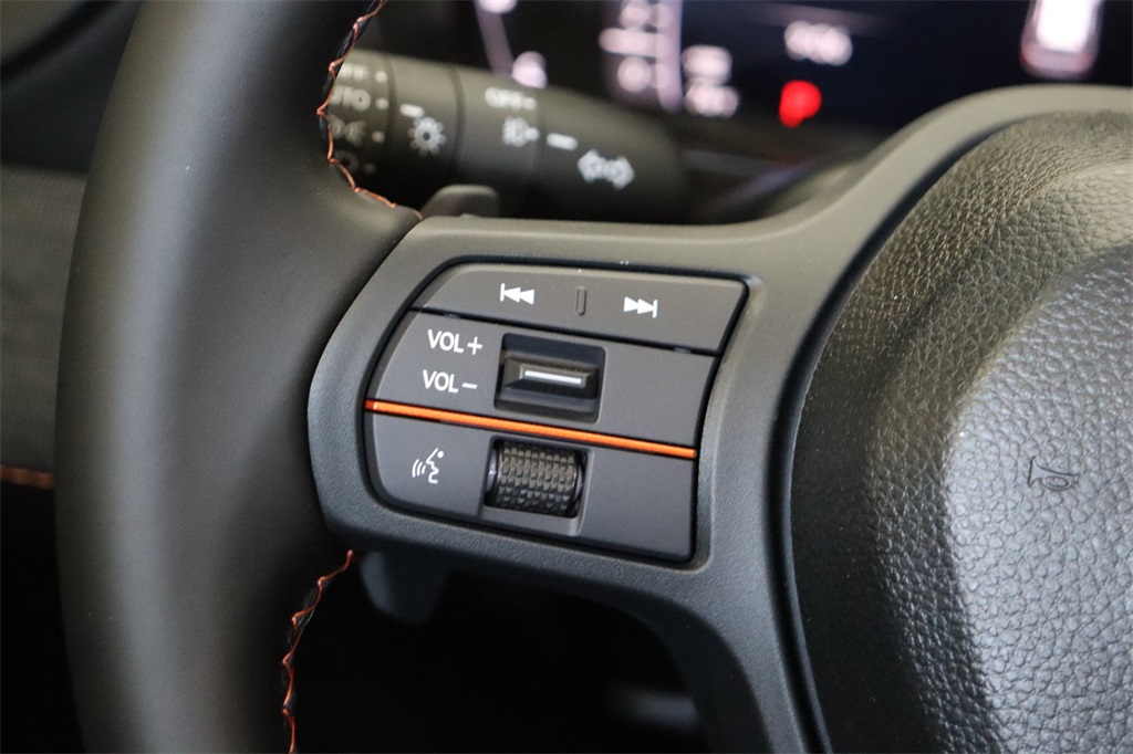 Vehicle image 17 of 26