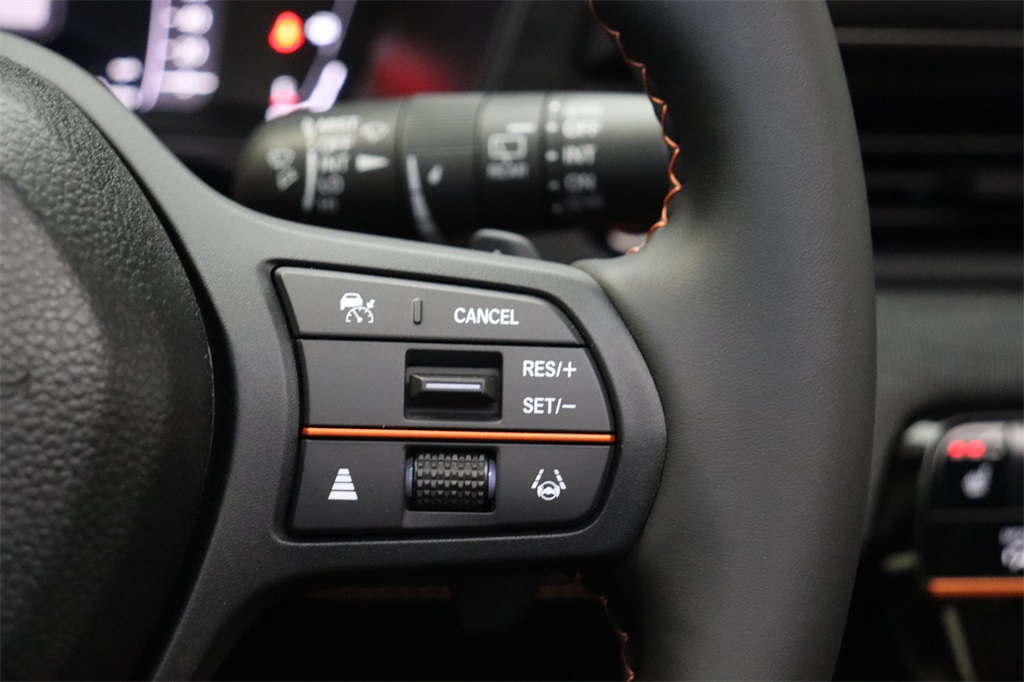 Vehicle image 18 of 26