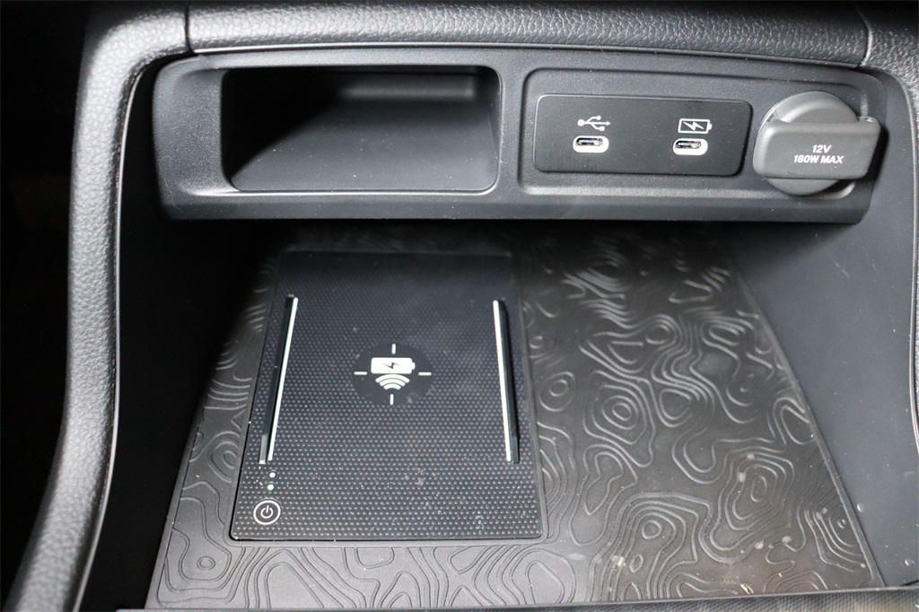 Vehicle image 23 of 26