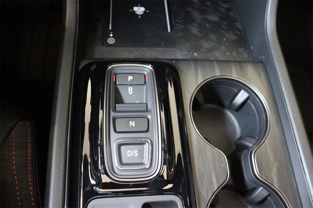 Vehicle image 24 of 26