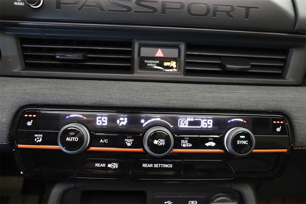 Vehicle image 22 of 26