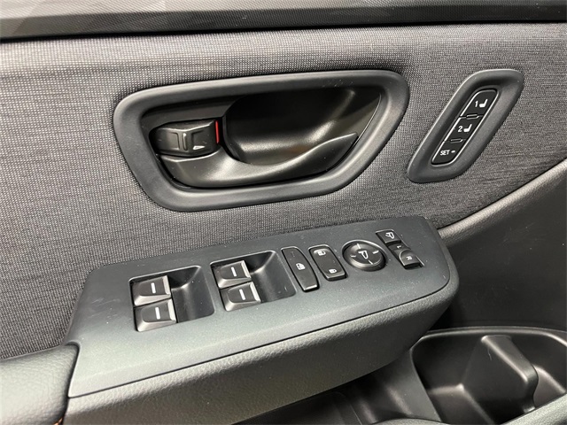 Vehicle image 20 of 29
