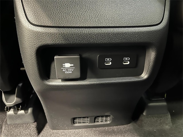 Vehicle image 21 of 29