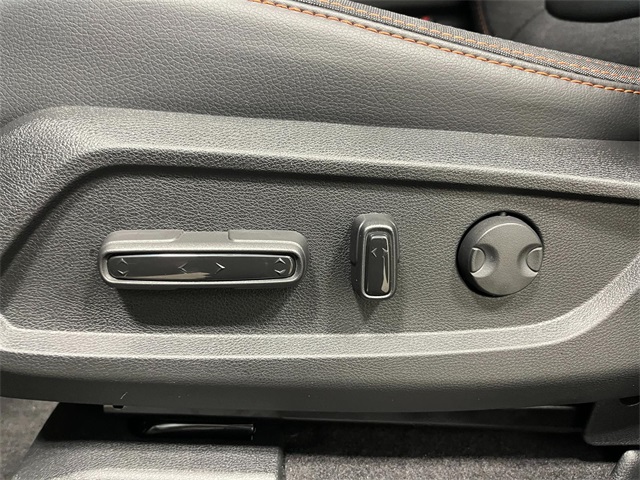 Vehicle image 24 of 29