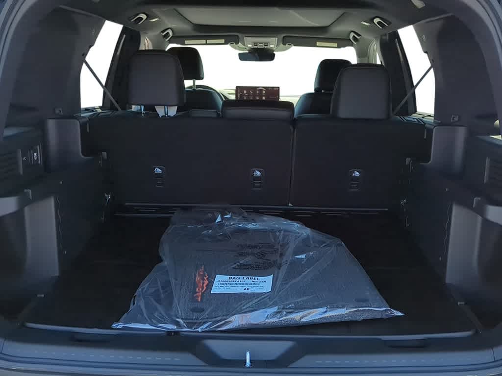 Vehicle image 28 of 29