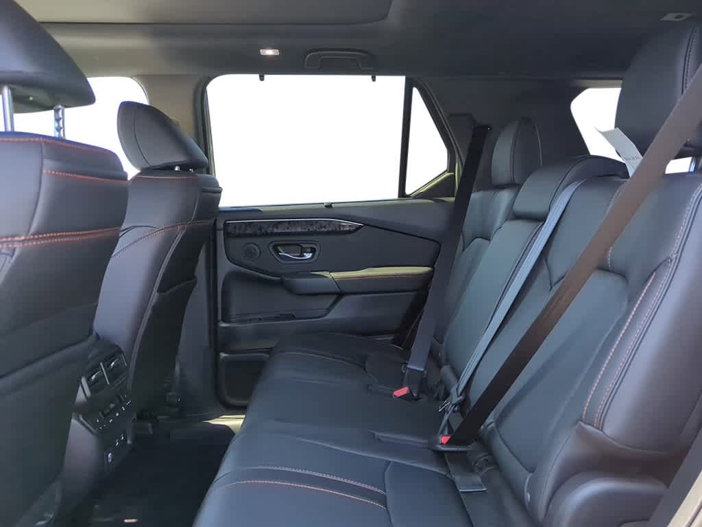 Vehicle image 26 of 29