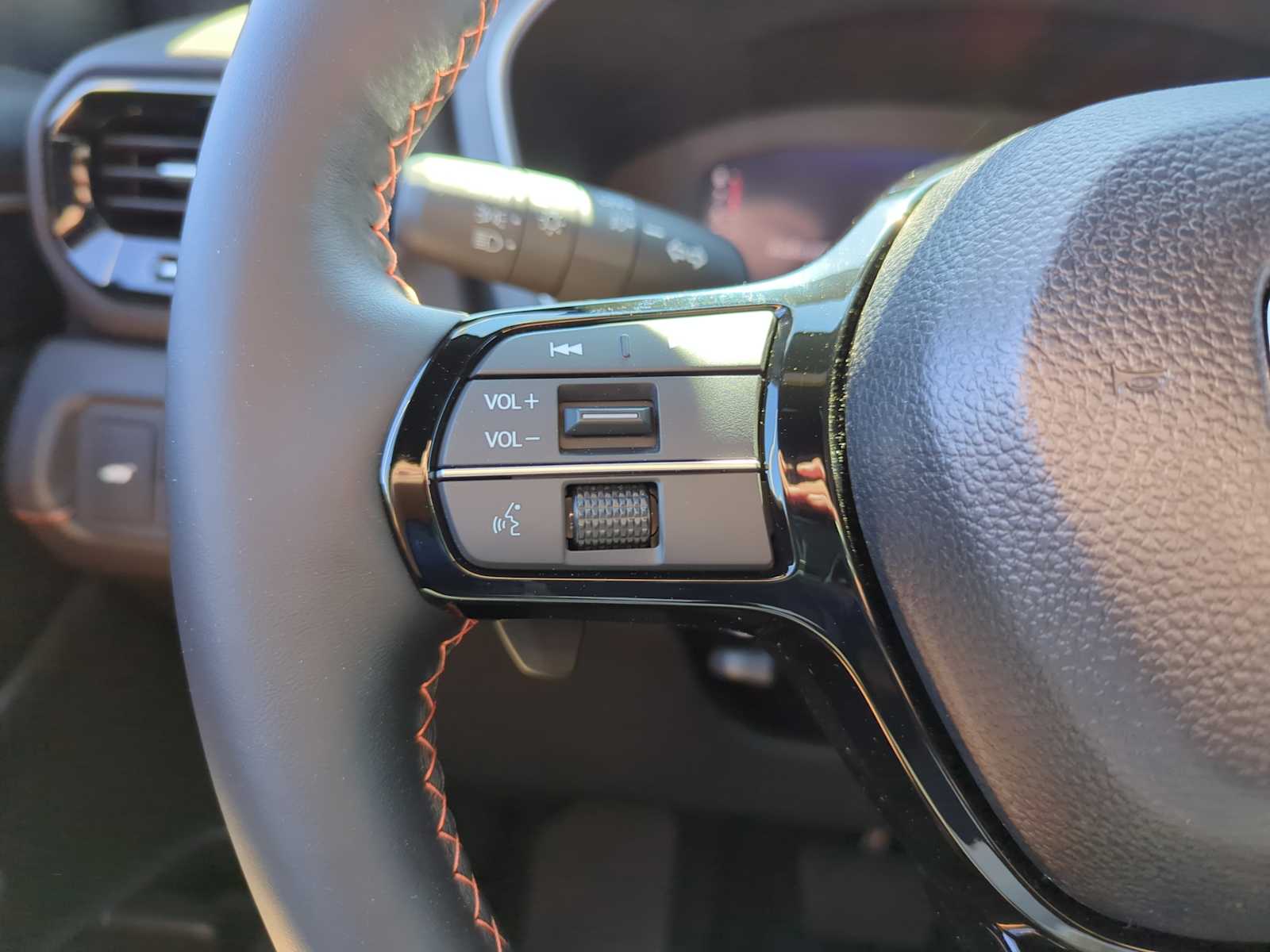 Vehicle image 16 of 29