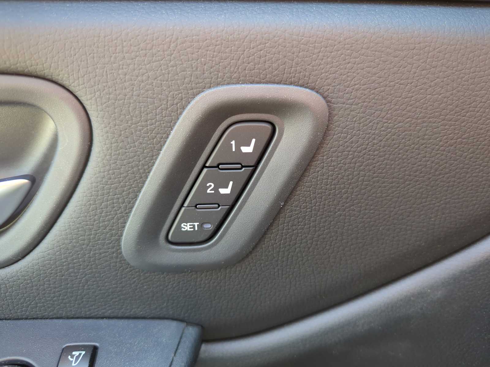 Vehicle image 19 of 29