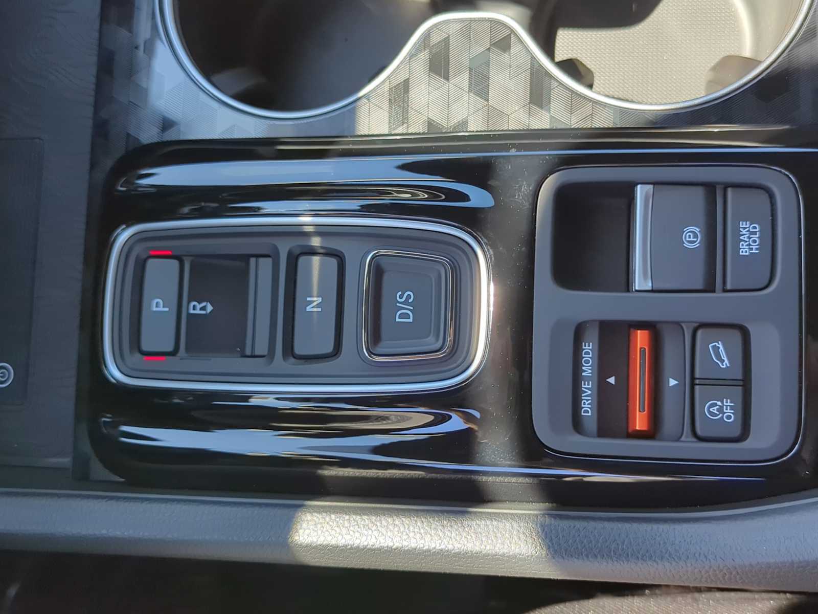 Vehicle image 25 of 29