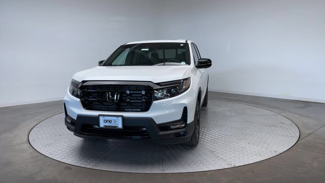 2026 Honda Ridgeline Black Edition Image 2 of 28