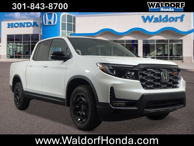 2026 Honda Ridgeline TrailSport+ Image 2 of 26