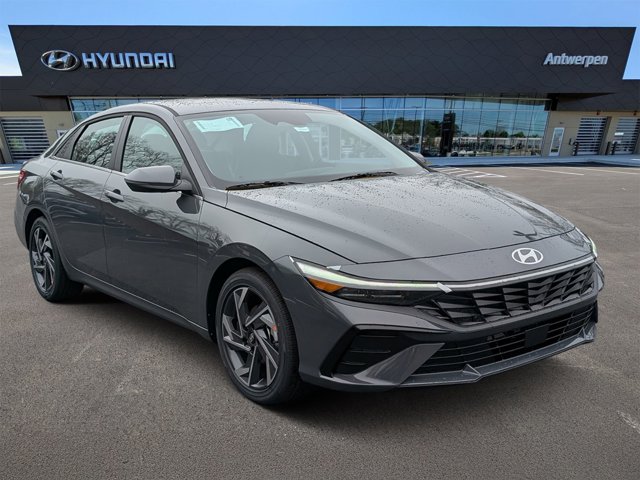 2026 Hyundai Elantra Limited Image 2 of 28