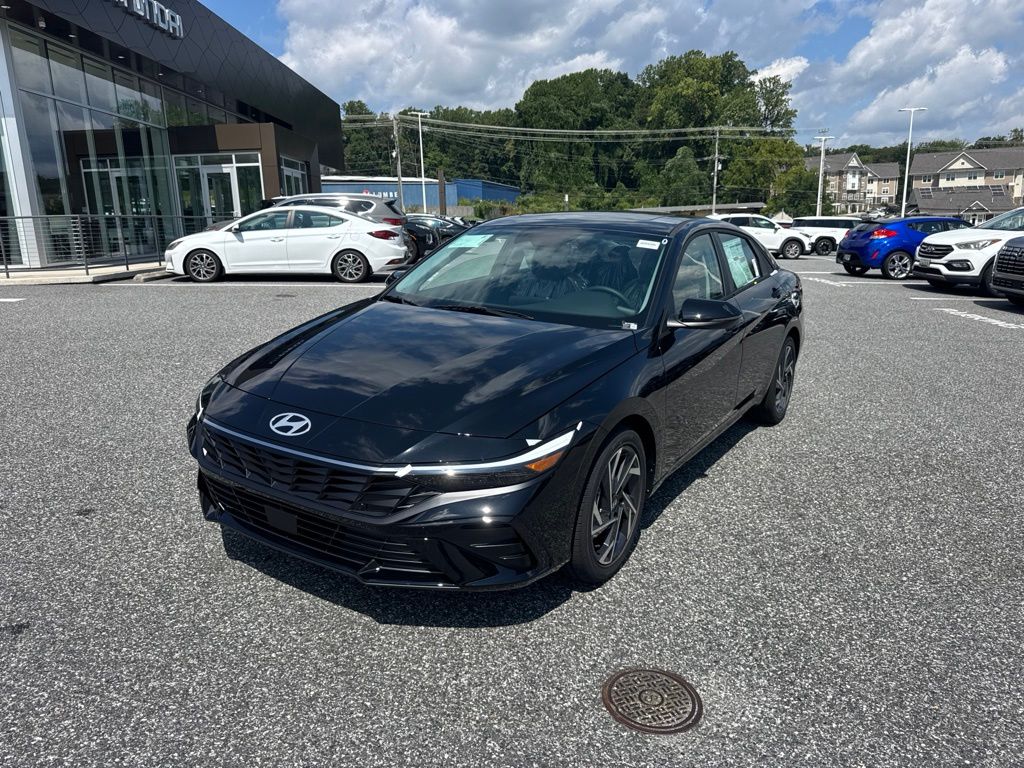 2026 Hyundai Elantra Limited Image 1 of 20