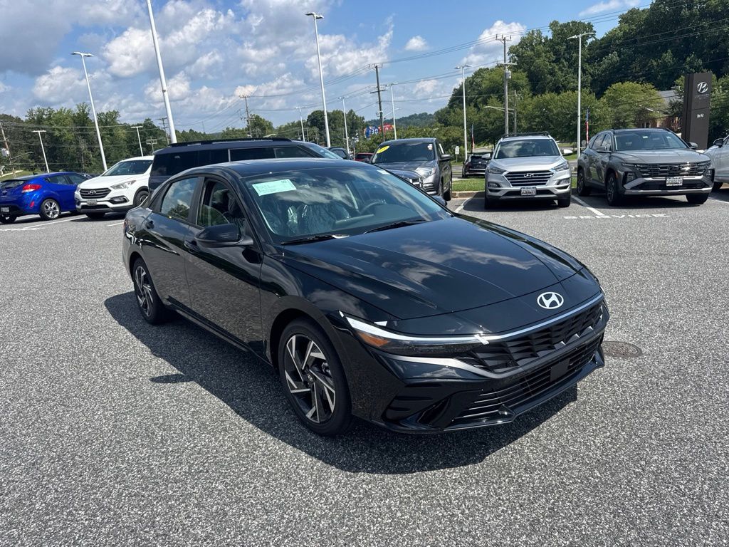 2026 Hyundai Elantra Limited Image 3 of 20