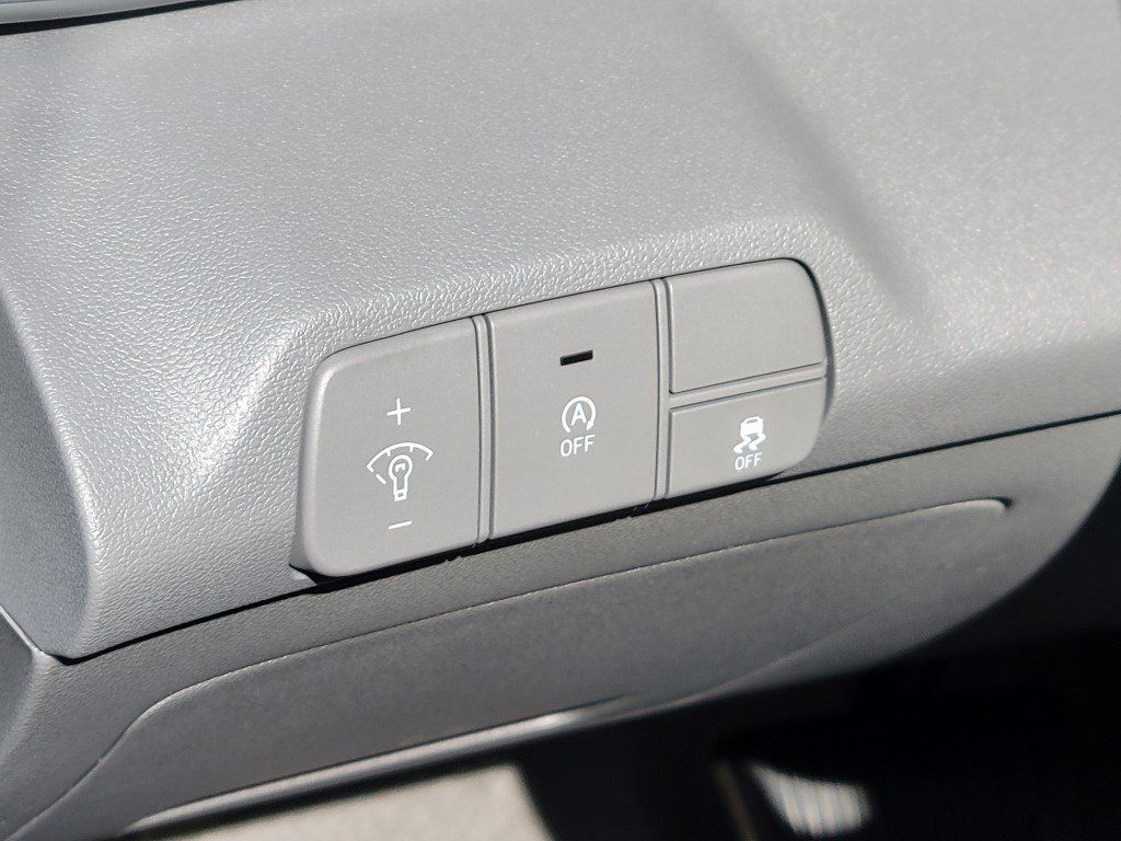 2026 Hyundai Elantra SE Image 21 of 35