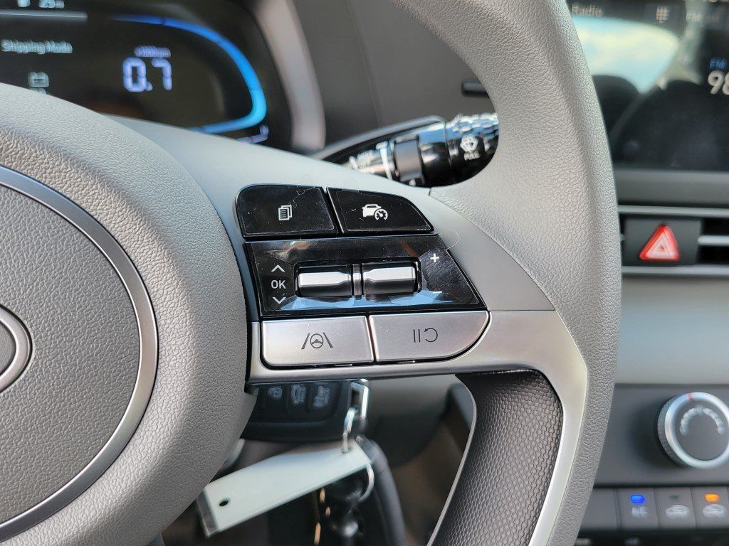 2026 Hyundai Elantra SE Image 34 of 35