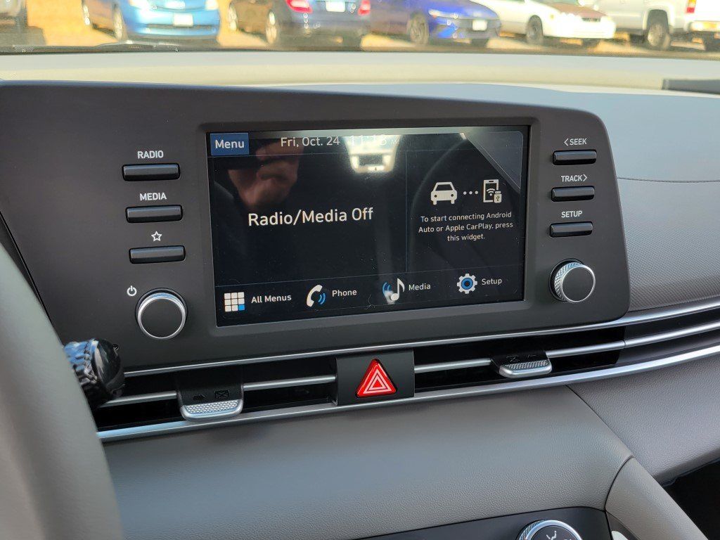 2026 Hyundai Elantra SE Image 15 of 35