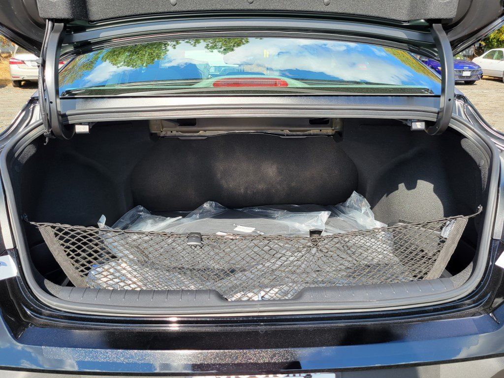 2026 Hyundai Elantra SE Image 5 of 35