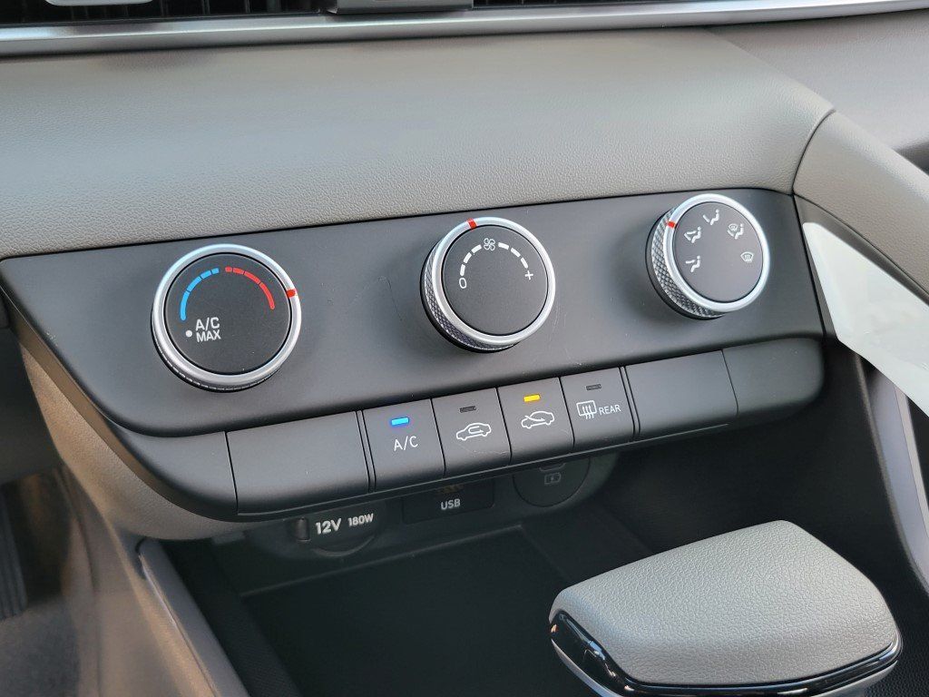 2026 Hyundai Elantra SE Image 31 of 35