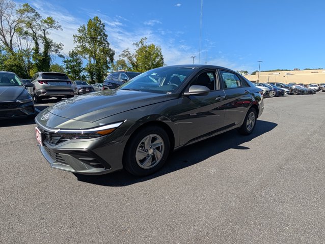 2026 Hyundai Elantra SE Image 1 of 23