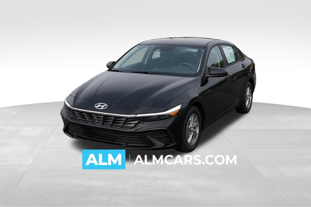 2026 Hyundai Elantra SE Image 1 of 35