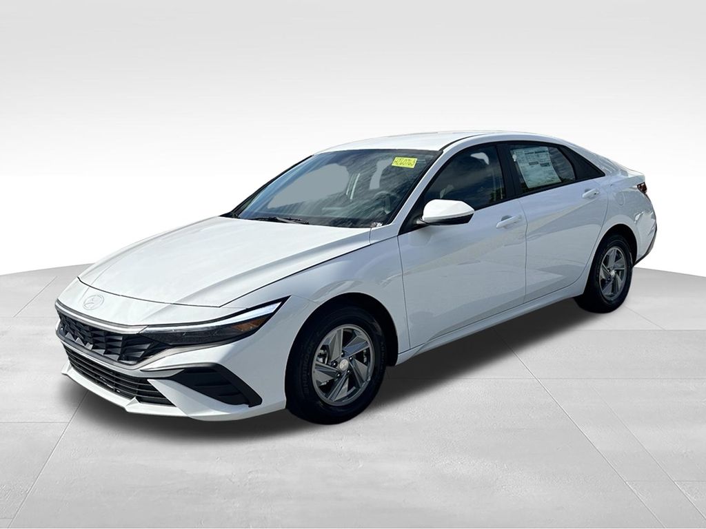 2026 Hyundai Elantra SE Image 1 of 21