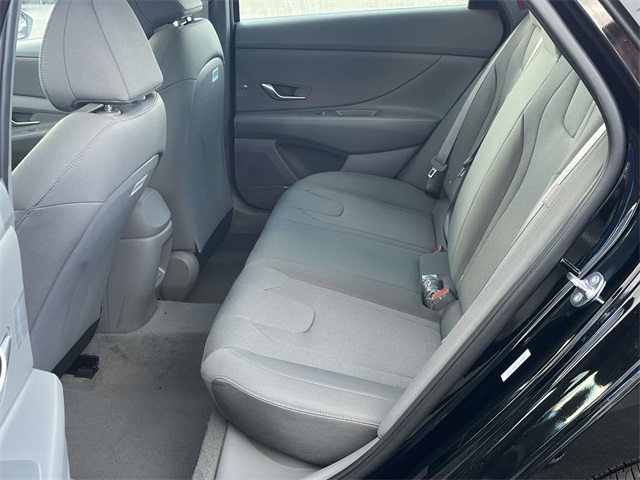 2026 Hyundai Elantra SE Image 10 of 24