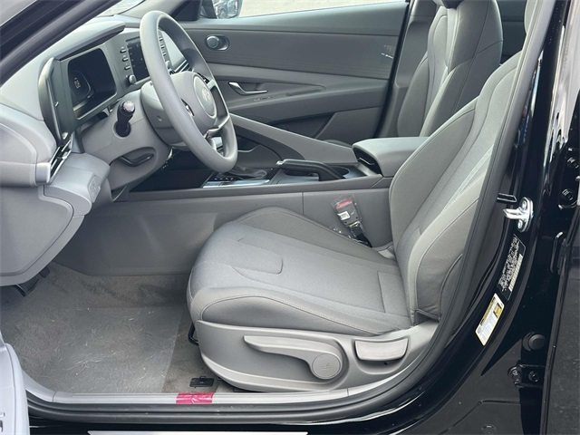 2026 Hyundai Elantra SE Image 23 of 24