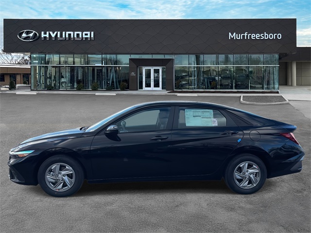 2026 Hyundai Elantra SE Image 8 of 24