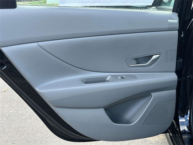 2026 Hyundai Elantra SE Image 20 of 24