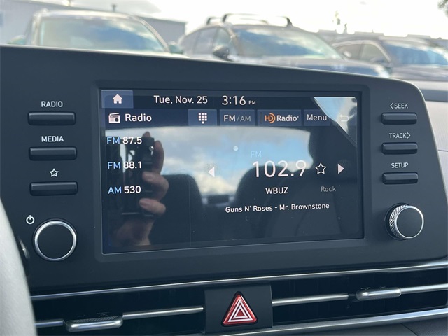 2026 Hyundai Elantra SE Image 16 of 24