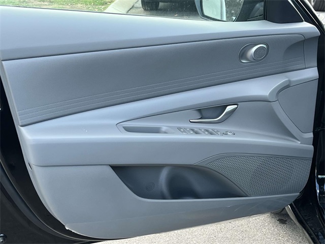 2026 Hyundai Elantra SE Image 19 of 24