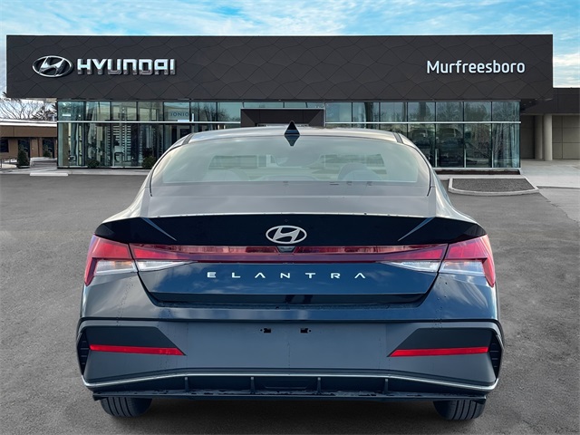 2026 Hyundai Elantra SE Image 6 of 24