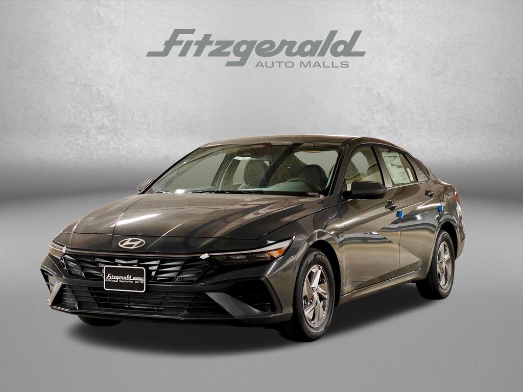 2026 Hyundai Elantra SE Image 1 of 28