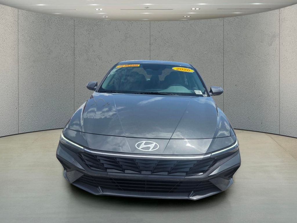 2026 Hyundai Elantra SE Image 3 of 31