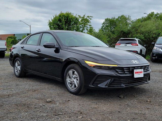 2026 Hyundai Elantra SE Image 1 of 38