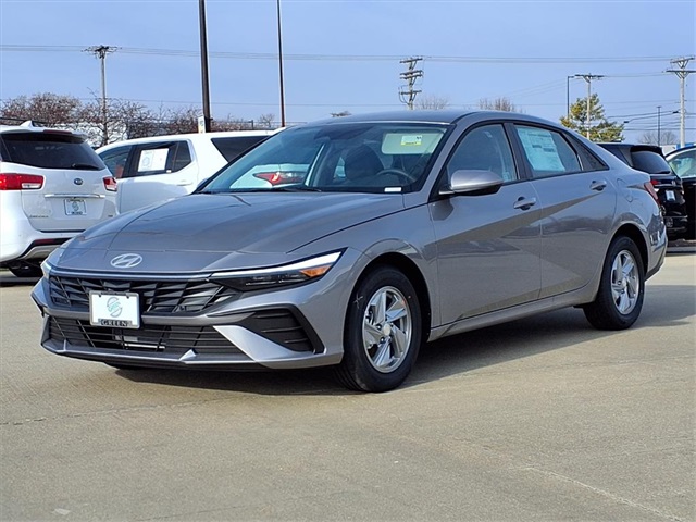 2026 Hyundai Elantra SE Image 1 of 23