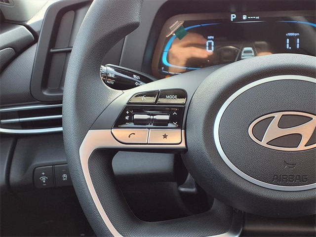 2026 Hyundai Elantra SE Image 13 of 23