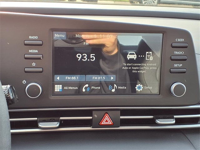 2026 Hyundai Elantra SE Image 16 of 23